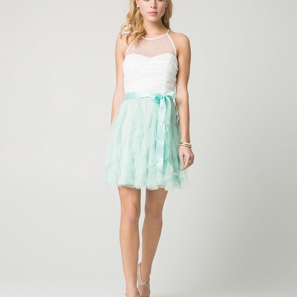 Le Chateau prom formal chiffon dress sz 3 wedding